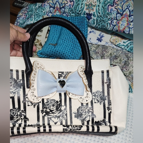 BETSEY JOHNSON EUC BOW SATCHEL BAG - Picture 2 of 10